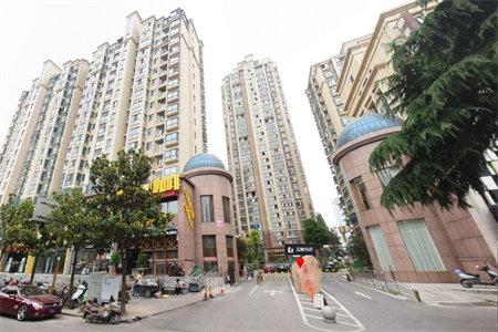 室内屋顶漏水在室内能处理吗