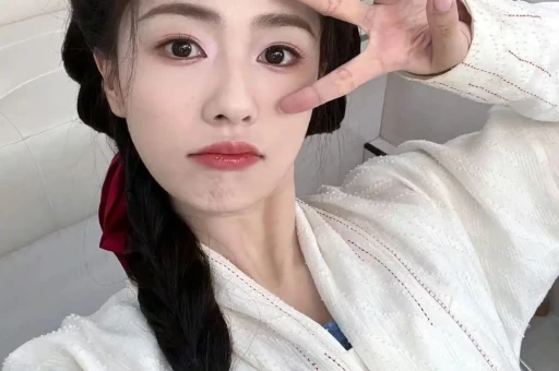 黄景瑜张艺上陈年恋情被翻登顶热搜引热议